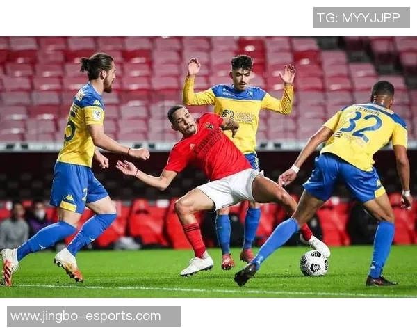 足球巨星巅峰对决 球员间的荣耀与胜负之战 足球巨星巅峰对决 球员间的荣耀与胜负之战